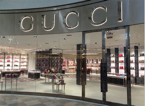 gucci store boca raton.